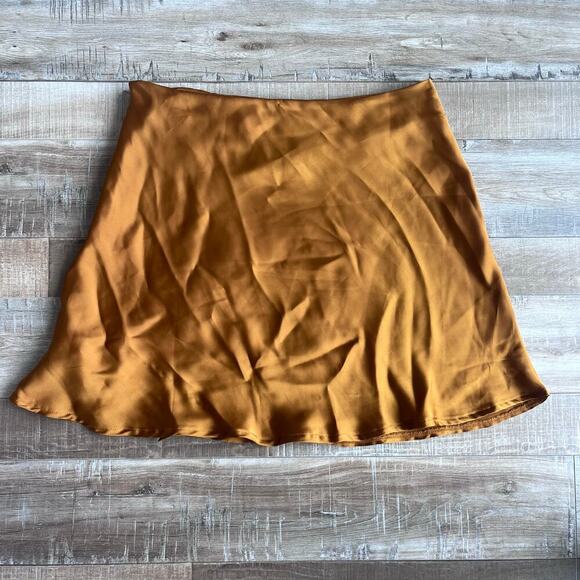 Free People Gold Mini Skirt Size 6 - Picture 3 of 5